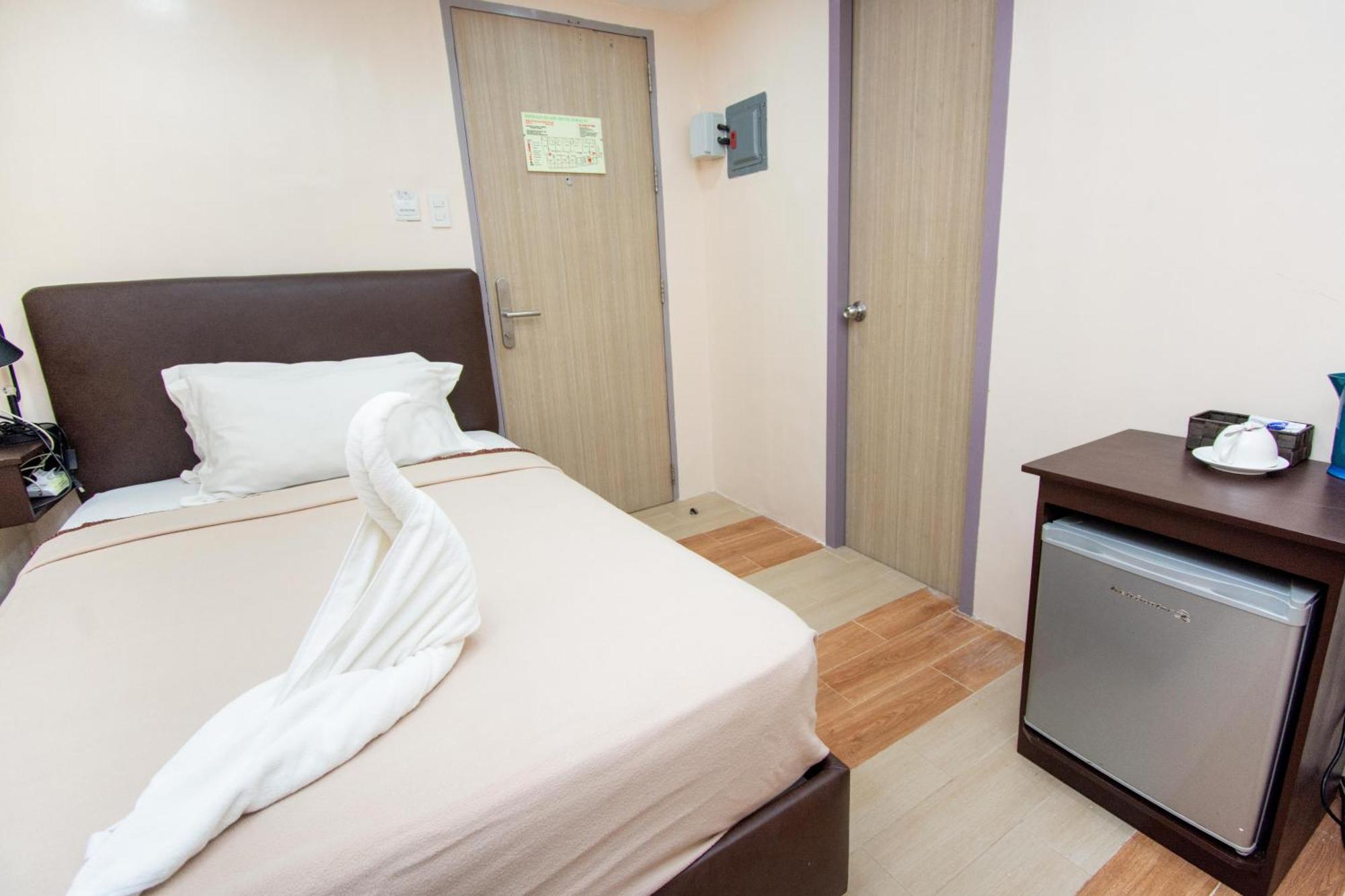 Emerald Island Hotel Balabag  Екстериор снимка