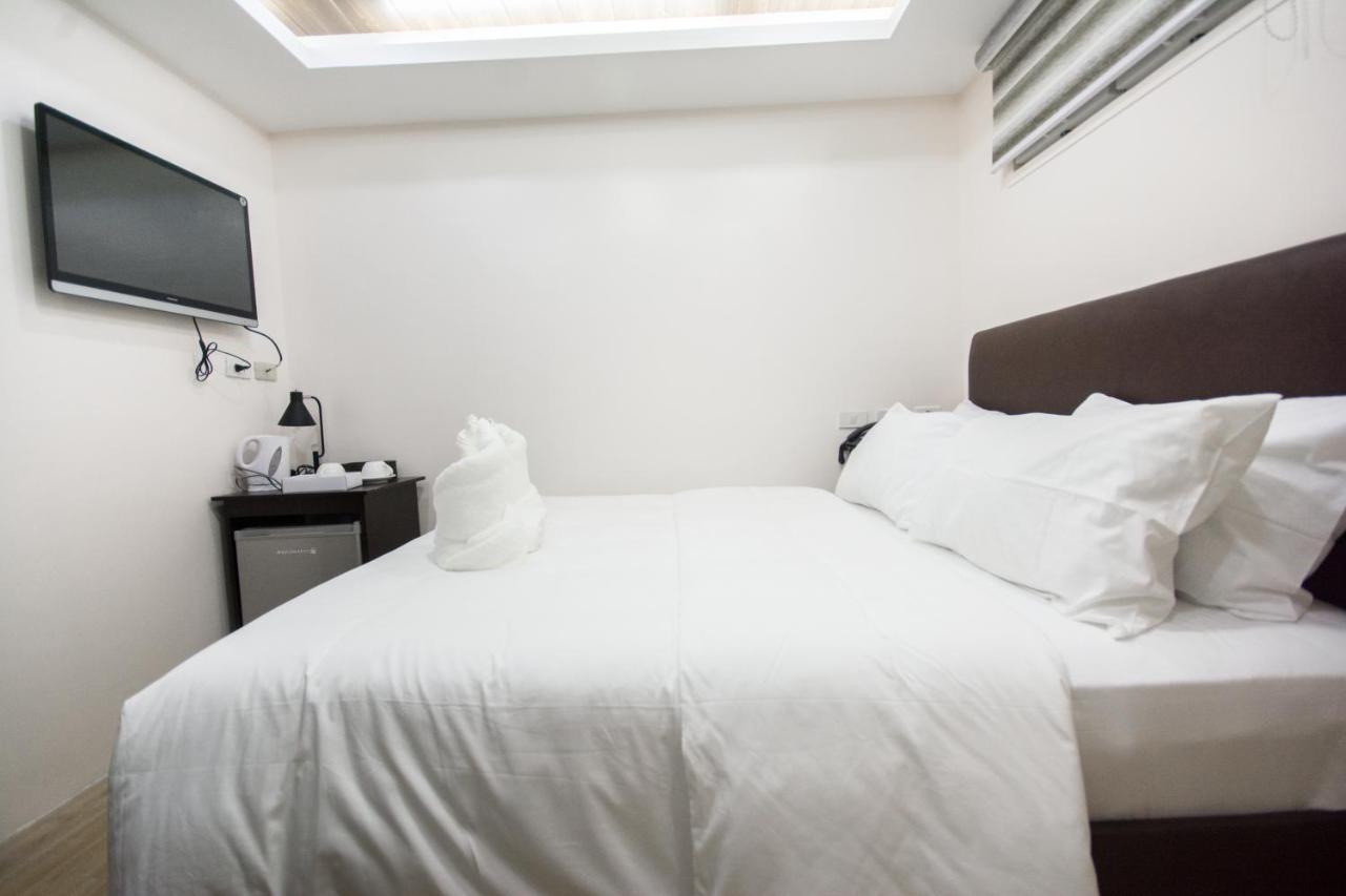 Emerald Island Hotel Balabag  Екстериор снимка