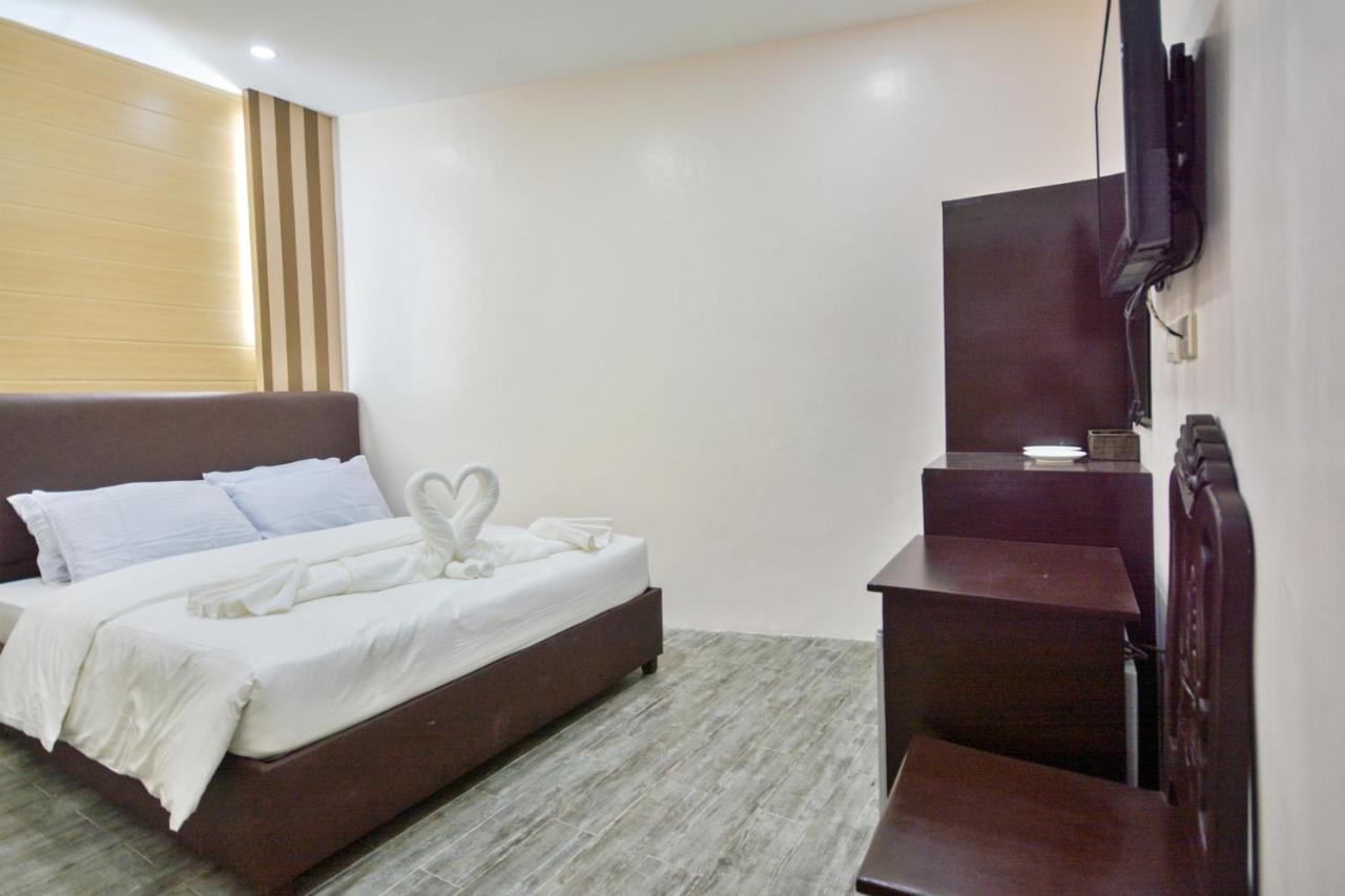 Emerald Island Hotel Balabag  Екстериор снимка